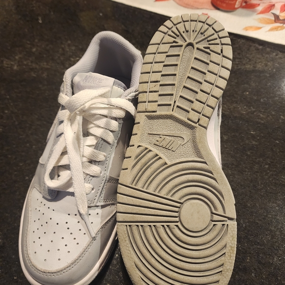 Nike DUNKS - Picture 3 of 3